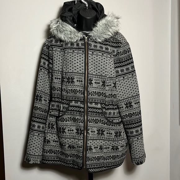 Torrid 1 1X Gray Black Winter Jacket w/ Faux Fur Trimmed Hood - Picture 1 of 3